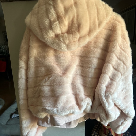 Victoria's Secret 
VSX
Faux Fur Bubble Jacket - Picture 8 of 12